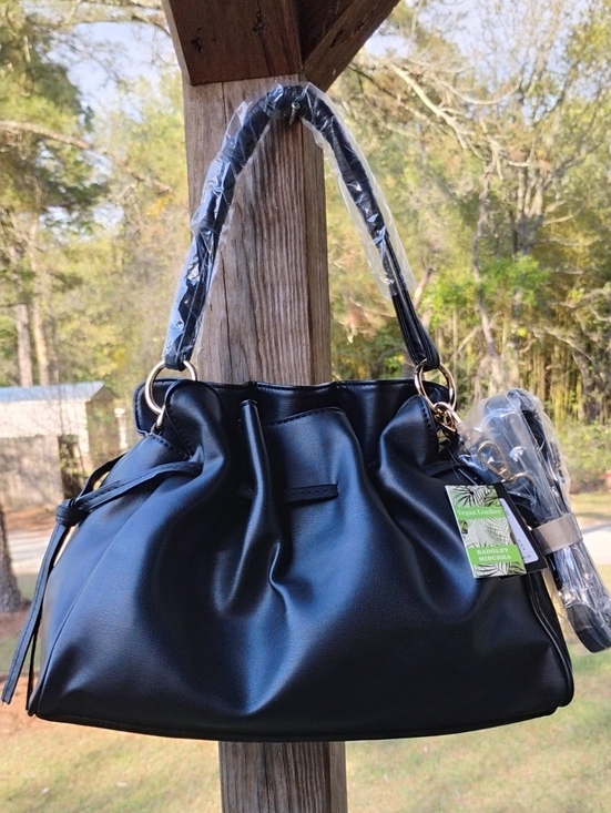 Badgley Mischka Handbags - Bagley Mischka NEW Black Women’s Shoulder Bag Free Shipping